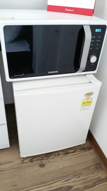 24 Guesthouse Sinchon Hongdae Сеул Екстер'єр фото