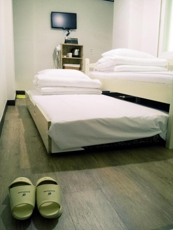 24 Guesthouse Sinchon Hongdae Сеул Екстер'єр фото