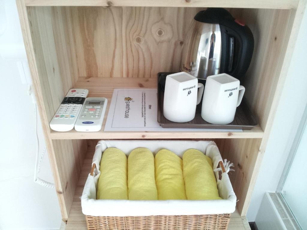 24 Guesthouse Sinchon Hongdae Сеул Екстер'єр фото