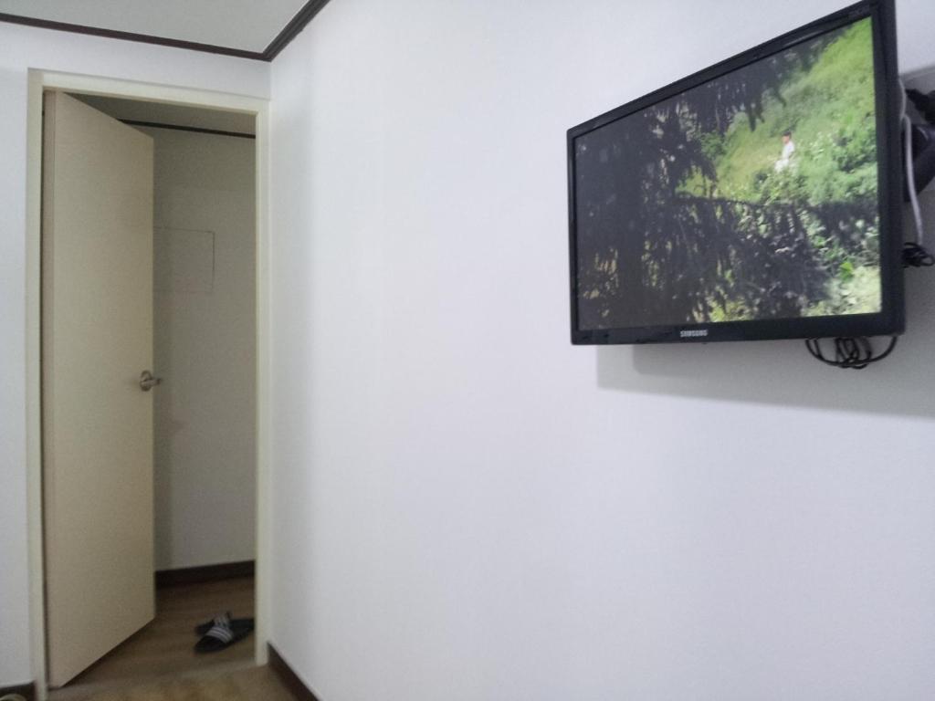 24 Guesthouse Sinchon Hongdae Сеул Екстер'єр фото