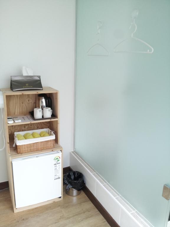 24 Guesthouse Sinchon Hongdae Сеул Екстер'єр фото